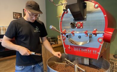 Höchstgelegene Kaffeerösterei Europas öffnet in Saas-Fee und profitiert von der Höhenlage.