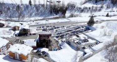 Oberwalliser Skidestinationen: Top Saisonstart. Mangelnde Parkplätze sind für einige Stationen aber eine Herausforderung.