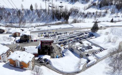 Oberwalliser Skidestinationen: Top Saisonstart. Mangelnde Parkplätze sind für einige Stationen aber eine Herausforderung.