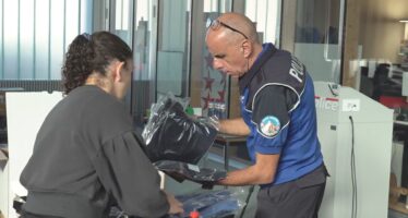 Eröffnung der neuen Walliser Polizeischule: Der erste Jahrgang der neuen Polizeischule besteht aus 31 Aspirantinnen und Aspiranten, darunter sind zehn Oberwalliser oder Deutschsprachige. Sie werden im “Hôtel de Police” in Sitten und im kantonalen Zivilschutzzentrum in Grône ausgebildet.