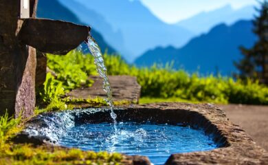Wasserstrategie Wallis: Kanton möchte mit neuem Aktionsplanbesser auf Trockenheit, Hochwasser und steigenden Wasserbedarf vorbereitet sein.