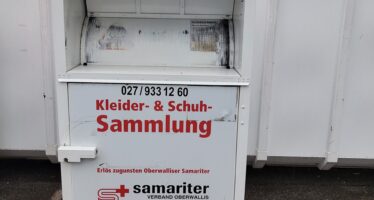 Altkeider in den Kehricht:  In Turtmann wird die Bevölkerung via Homepage dazu aufgerufen, die Altkleider ab nächster Woche mit dem Hauskehricht zu entsorgen. Grund:  Die Tell-Tex AG hat den Vertrag mit dem Oberwalliser Samariterverband gekündigt.
