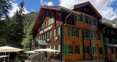 Blatten: Das Hotel Fafleralp ist für Hotelgäste wieder offen. Tagestouristen müssen sich noch bis zum 20. Juli gedulden.