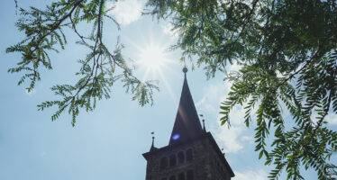 Auf den Spuren der Hoffnung: Acht Pilgerrouten verbinden Kirchen, Kapellen und Menschen im Glaubensraum Brig, Glis, Naters und Mund