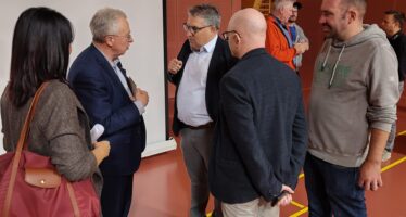 Internationale Kunst im Goms: Urs Buchmann will im Goms ein Kunstmuseum bauen. Am Freitag stellte er der Bevölkerung das Grossprojekt vor.