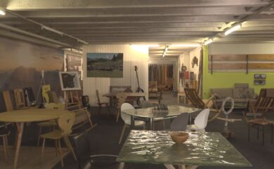 Kunst im Möbelhaus: Die Art Gallery in Susten bietet zahlreichen Künstlerinnen und Künstlern eine Bühne.