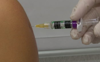 COVID-19: la vaccination débarque dans les cabinets médicaux