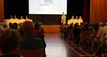 Assemblée primaire de Crans-Montana: les autorités face à la population et à des familles de victimes