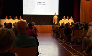 Assemblée primaire de Crans-Montana: les autorités face à la population et à des familles de victimes
