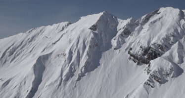 Des cumuls de neige exceptionnels entraînent de forts risques en montagne