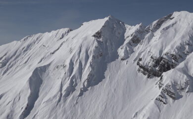Des cumuls de neige exceptionnels entraînent de forts risques en montagne