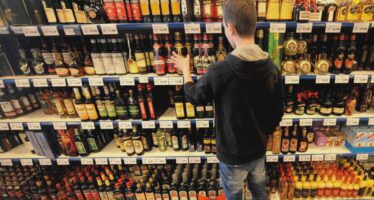 Alkohol und Nikotin: Die Gesundheitsförderung Wallis testet regelmässig, wie einfach Minderjährige an diese Produkte kommen