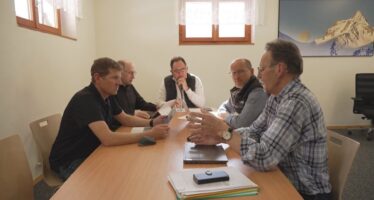 Aufbaukommission Blatten 2030: Fünf Männer ein gemeinsames Ziel – der Wiederaufbau von Blatten.