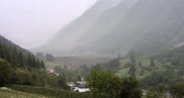 Massiver Abbruch am Birchgletschter: Grosse Teile der Lötschentaler Gemeinde Blatten sind unter den Eis- und Geröllmassen begraben