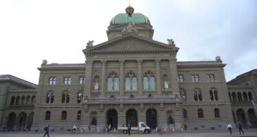 Die Atomfrage bewegt den Nationalrat: 99 Redner:innen diskutieren über neue Kernkraftwerke.