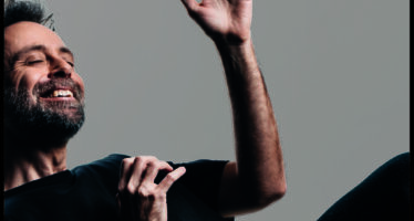 Le «délicieux» David Castello-Lopes sur la scène du Maxi-Rires