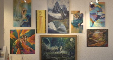 Martin Engler stellt in Leukerbad eigene Arbeiten aus im Dialog mit regionaler und internationaler Kunst.