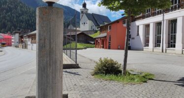 Kurz nach Mitternacht kommt es am Jägerfest in Obergesteln zu einem Zwischenfall: Zwei Personen werden verletzt.