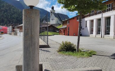 Kurz nach Mitternacht kommt es am Jägerfest in Obergesteln zu einem Zwischenfall: Zwei Personen werden verletzt.