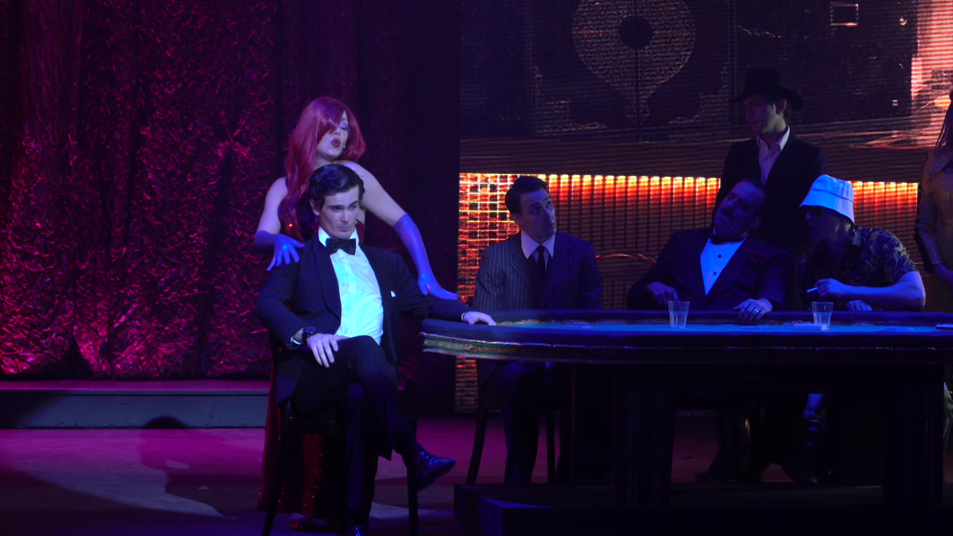 “Etre dans la peau de James Bond au caféthéâtre, c’est génial!” / Canal9