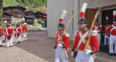 Die Herrgottsgrenadiere von Blatten ziehen an Fronleichnam wieder auf Blattner Boden auf.