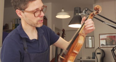 Frédéric Berthod murmure aux ouïes des violons