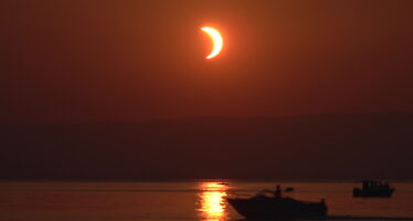Astronomie: émotion totale pour l&rsquo;éclipse partielle