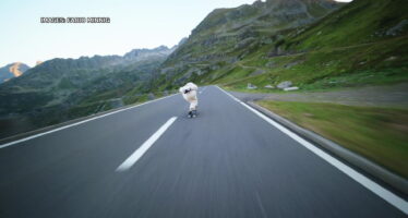 «Untamed», un documentaire à la découverte du skateur de descente Fabio Minnig