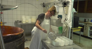 Val Ferret: mère et fille à la tête de l&rsquo;alpage des Ars