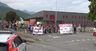 Monthey: près de 300 manifestants contre Syngenta