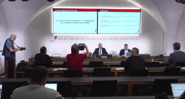 Votations: Le Conseil d&rsquo;Etat fait front pour défendre la future gestion de l&rsquo;aéroport de Sion