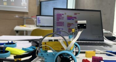 Ferienkurs: Kinder bauen und programmieren Lego-Roboter