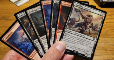 Karten statt Kerzen: Das jährliche Magic-Turnier in St. Niklaus