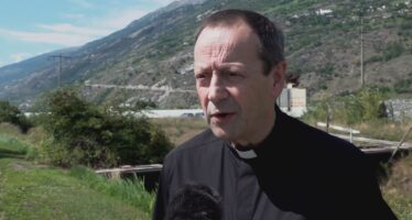 Paul Martone, Mediensprecher des Bistums Sitten bezeichnet die Piusbruderschaft als Sekte.
