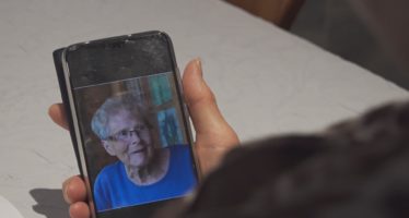 “Müetti, wie isch das gange geschter?” Karin Bumann erzählt, wie es ihrer Mutter in Mitholz geht; nach dem Infoanlass zum Munitionslager