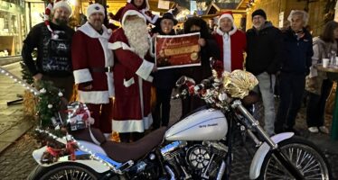 Nikolaus-Ride in Brig-Glis: Die Gorilla Bikers fahren als Nikoläuse verkleidet und sammeln 10’278 Franken für die Stiftung Kinderspitex Oberwallis.