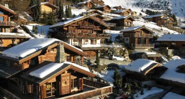 Objektsteuer einführen oder zuwarten? Darum geht es am Polit-Apéro des Netzwerks Oberwalliser Berggemeinden in Bellwald.