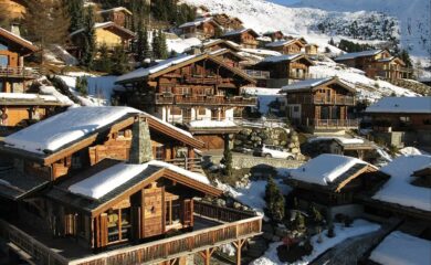 Objektsteuer einführen oder zuwarten? Darum geht es am Polit-Apéro des Netzwerks Oberwalliser Berggemeinden in Bellwald.