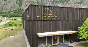 Maison de la Petite Arvine : un nouveau temple du vin inauguré à Fully