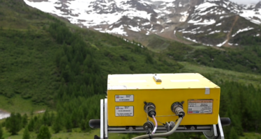 Lötschental : Neues Radarsystem zur Überwachung des Oigschtchummun-Gletschers wird installiert.