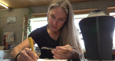 Pour ses 20 ans de carrière, une bijoutière réalise le «collier de sa vie»