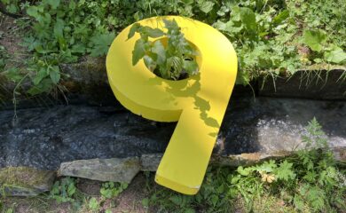 Kanal9 Sommerserie: “Ds Niini unnerwägs” auf den Suonen von Saas-Fee. Dank Freiwilligen fliesst das Schmelzwasser wieder ins Dorf.