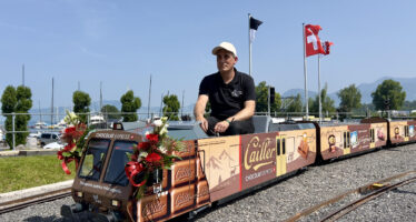 En voiture avec le Chocolat Express du Swiss Vapeur Parc