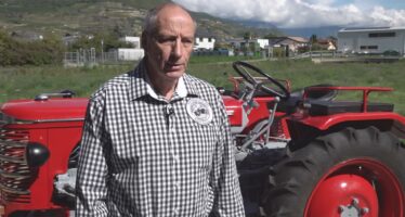 Traktor mit spezieller Geschichte: Der gebürtige Munder Bernhard Studer reist mit seinem Traktor an die Olma nach St. Gallen. Die Geschichte des Traktors ist aussergewöhnlich.