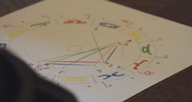 Zwischen Horoskop und Lebensdeutung: Astrologin und Therapeutin Caterina Nellen über ihre Arbeit und ihre Einschätzungen für das Jahr 2026