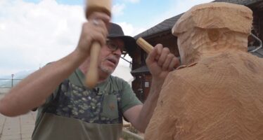 Zu Besuch an der fünften Holzbildhauer-Woche auf dem Rosswald