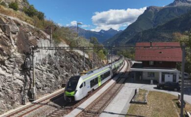 Unter dem Motto « zämu acho » feiert Lalden die Wiedereröffnung der BLS-Haltestelle