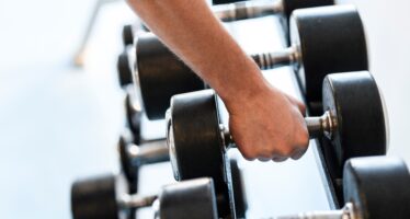 Der Verkauf von Nahrungsergänzungsmittel in Fitnesscenter boomt. Gleichzeitig wirft die Lebensmittelkontrolle einen kritischen Blick auf die Produkte.