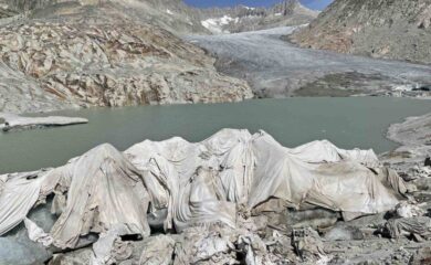 Die historische Eisgrotte am Rhonegletscher muss schliessen – das entscheidet jetzt der Staatsrat.