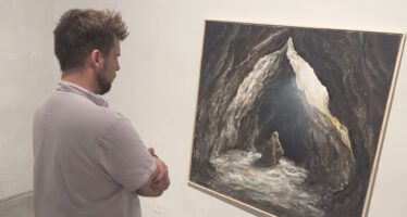 Der mit den Steinen malt: Die Kunst von Nicolas Witschi ist ausserordentlich aufwändig: Er ist Steinjäger, Alchemist und Maler in einem